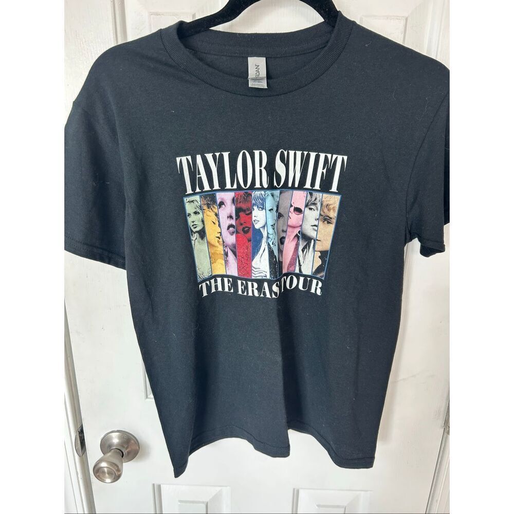 Taylor Swift The Eras Tour  T Shirt Concert Black Reprint size M kids